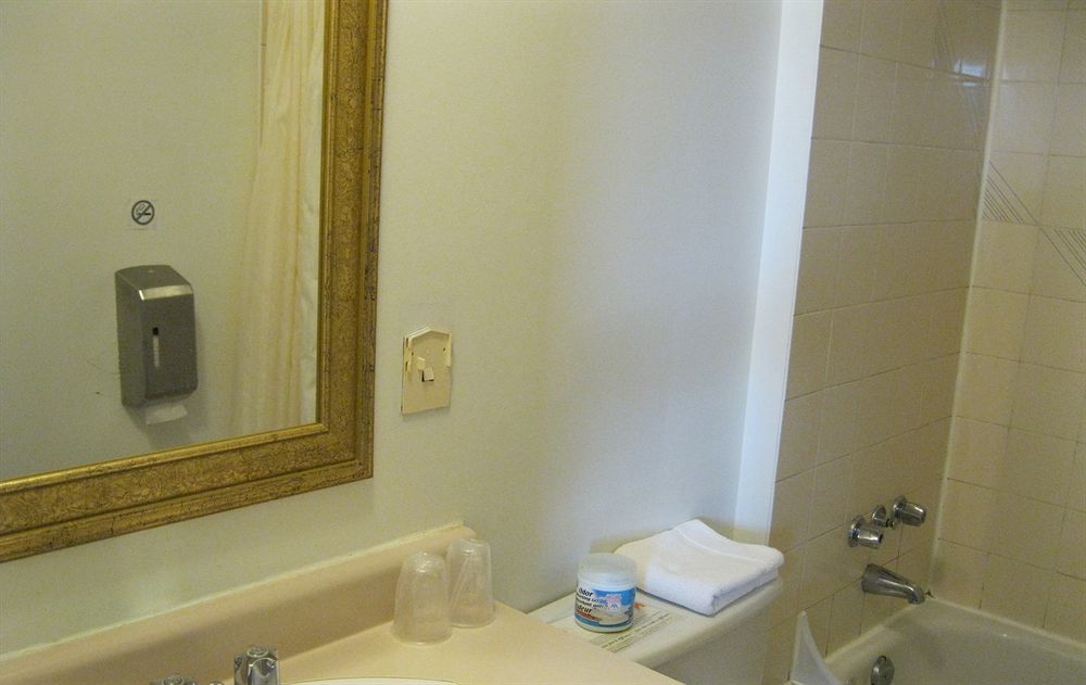 Motel Rayalco Laurier Station Dış mekan fotoğraf
